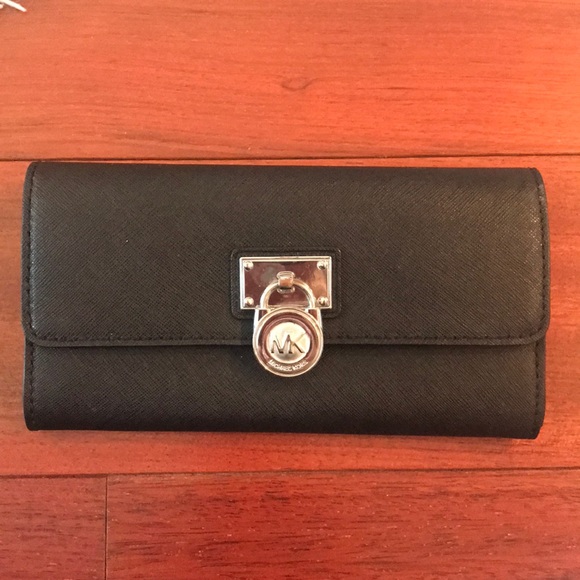 michael kors lock wallet